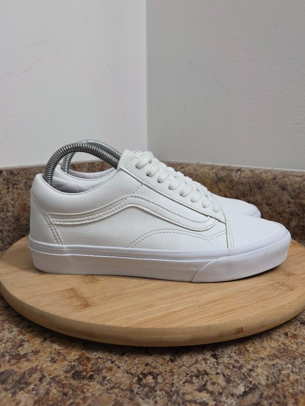 Vans Old Skool Womens White Leather Low Sneakers Size 8.5